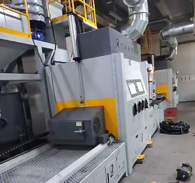 柳州抛丸机 vs 喷砂机：工业清理该怎么选？